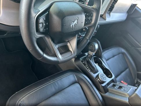 Used 2025 Ford Bronco Outer Banks w/ Sasquatch Package AWD/4WD image 7