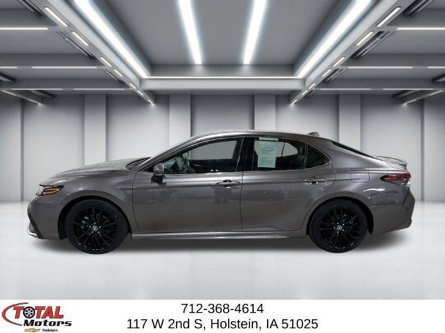 Used 2024 Toyota Camry XSE FWD image 5