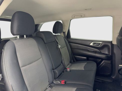 Used 2018 Nissan Pathfinder SV image 45