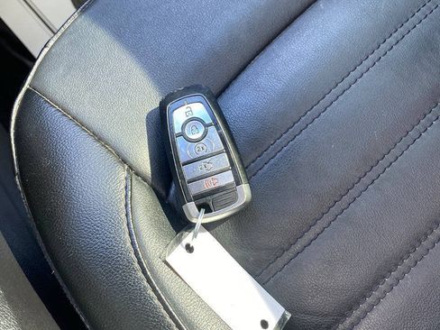 Used 2018 Ford Edge SEL w/ Equipment Group 201A AWD/4WD image 27