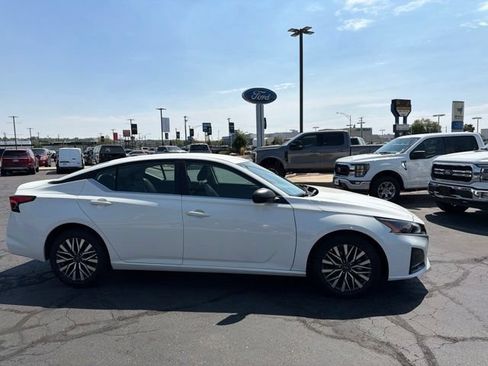 Used 2026 Nissan Altima 2.5 SV FWD image 4