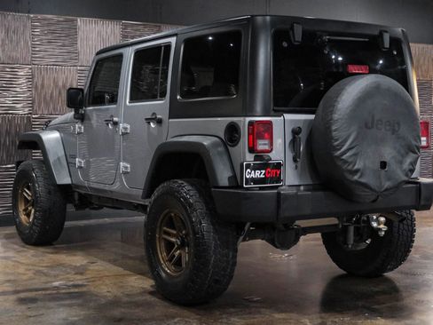 Used 2018 Jeep Wrangler Unlimited Sport S AWD/4WD image 11