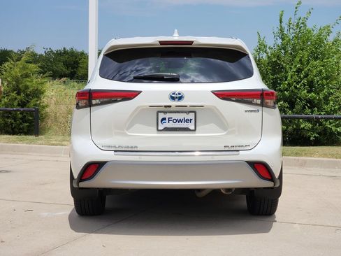 Used 2021 Toyota Highlander Platinum AWD/4WD image 6