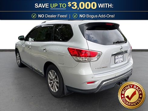 Used 2014 Nissan Pathfinder SL w/ SL Premium Package FWD image 4