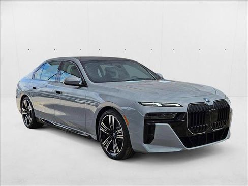 Used 2025 BMW 740i RWD image 6