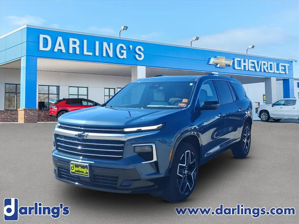 Used 2025 Chevrolet Traverse High Country FWD image 1