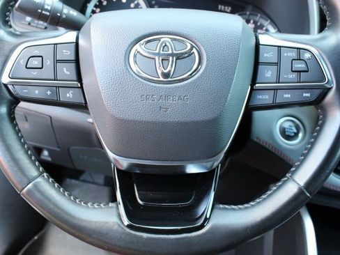 Used 2021 Toyota Highlander XSE image 13