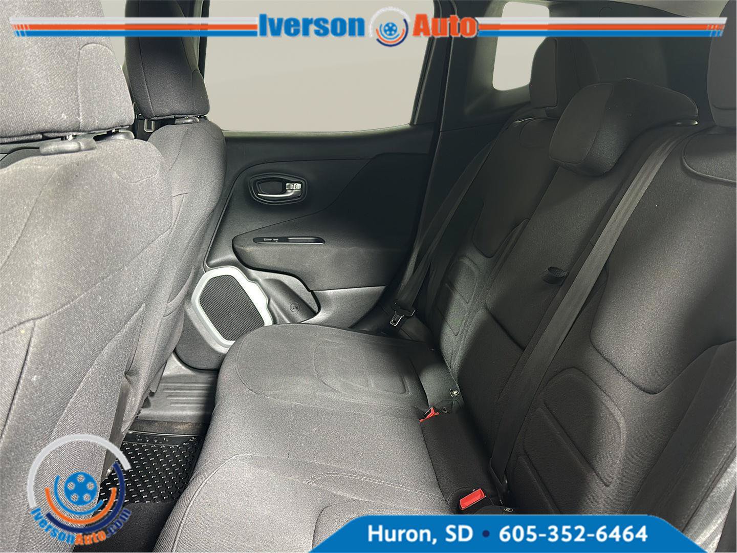 Used 2018 Jeep Renegade Latitude w/ Cold Weather Group AWD/4WD image 22