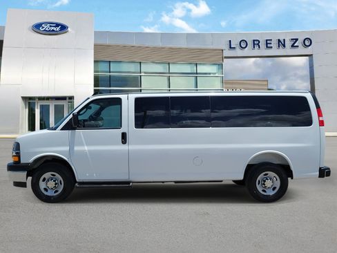 Used 2025 Chevrolet Express 3500 LT w/ LT Preferred Equipment Group RWD image 8