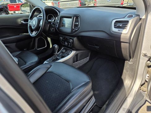 Used 2018 Jeep Compass Latitude w/ Popular Equipment Group AWD/4WD image 21
