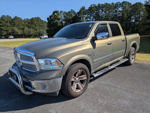 Used 2013 RAM 1500 Laramie w/ Convenience Group AWD/4WD image 2