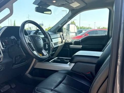Used 2021 Ford F250 Lariat w/ Lariat Value Package AWD/4WD image 9