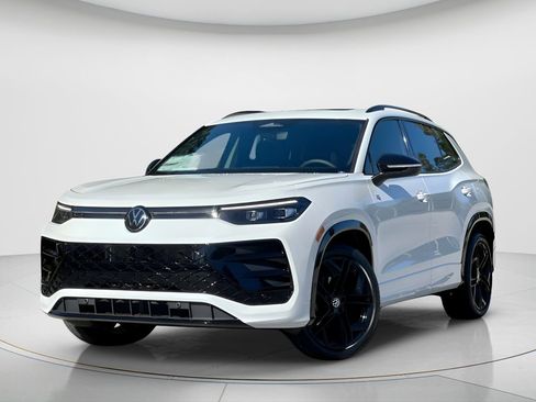 New 2026 Volkswagen Tiguan SE R-Line FWD image 1