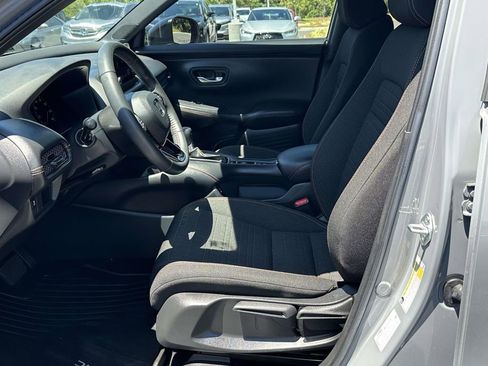 Certified 2025 Honda HR-V Sport image 4