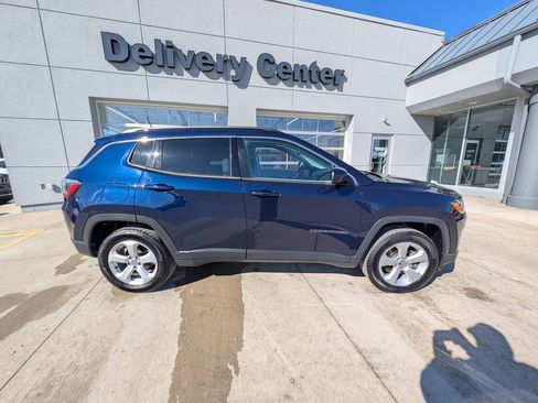 Used 2019 Jeep Compass Latitude w/ Cold Weather Group image 4