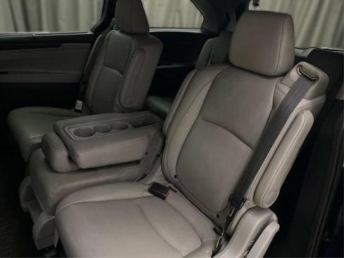 Used 2021 Honda Odyssey EX-L image 11