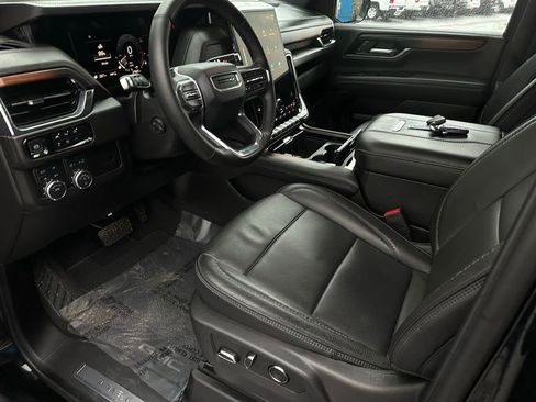 Certified 2025 GMC Yukon XL Denali image 11