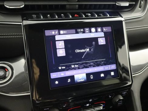 Used 2022 Jeep Grand Cherokee L Laredo w/ Luxury Tech Group I AWD/4WD image 30