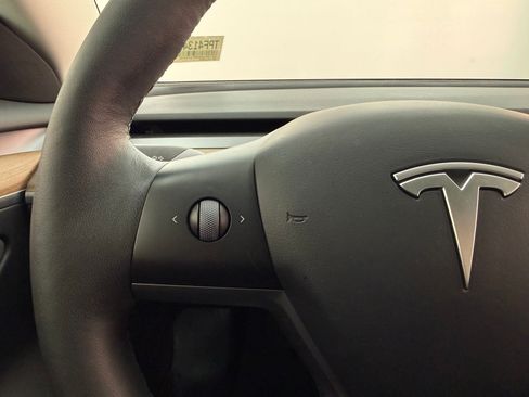 Used 2023 Tesla Model 3 Standard Range RWD image 13