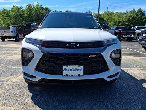 Used 2023 Chevrolet TrailBlazer RS w/ Convenience Package AWD/4WD image 2