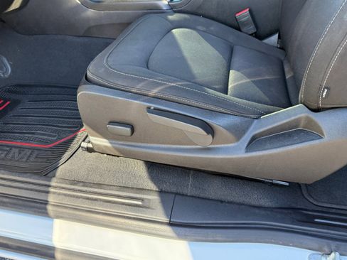 Used 2019 GMC Canyon SLE w/ Elevation Edition image 17