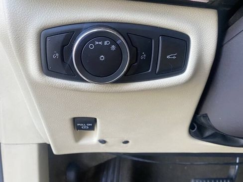 Used 2013 Lincoln MKZ FWD image 19