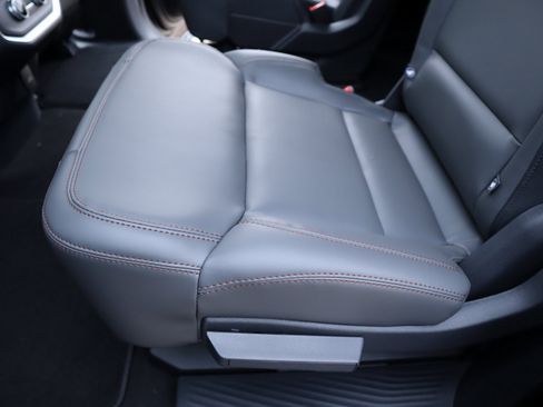 New 2025 Ford Expedition Active image 15