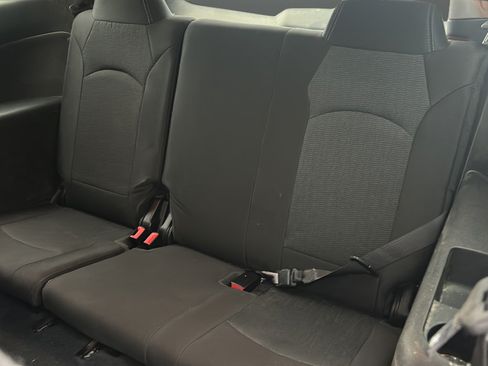 Used 2017 Chevrolet Traverse LT AWD/4WD image 16