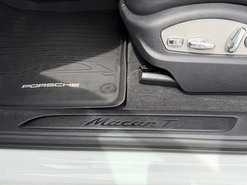 Used 2023 Porsche Macan Turbo AWD/4WD image 14