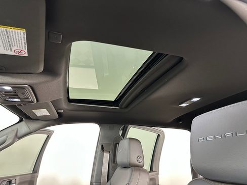 Used 2022 GMC Sierra 3500 Denali w/ Denali Ultimate Package image 25