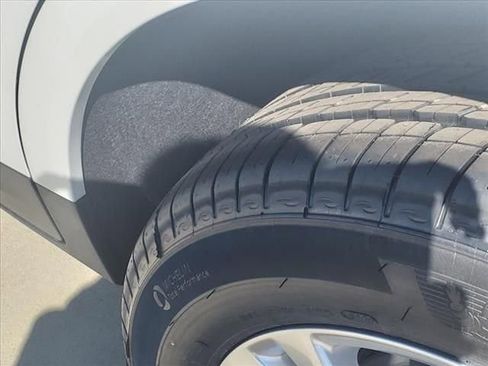 New 2025 Cadillac XT5 Luxury image 15