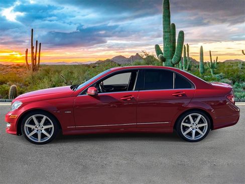 Used 2012 Mercedes-Benz C 250 Sedan w/ Comand Single Disc Pkg image 6