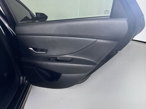 Used 2024 Hyundai Elantra SEL FWD image 28