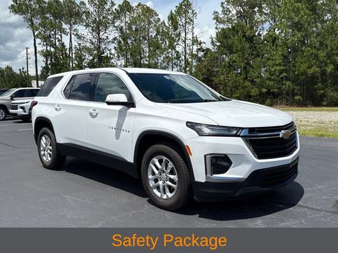 Used 2023 Chevrolet Traverse LS w/ Safety Package FWD image 3