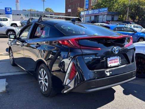 Used 2021 Toyota Prius Prime LE image 6