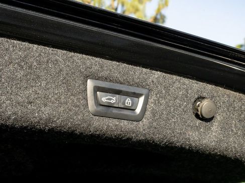 Used 2018 BMW 540i image 18