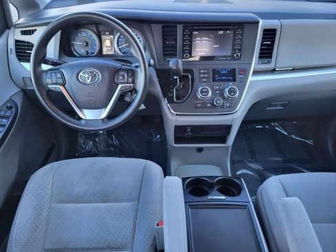 Used 2019 Toyota Sienna LE image 14