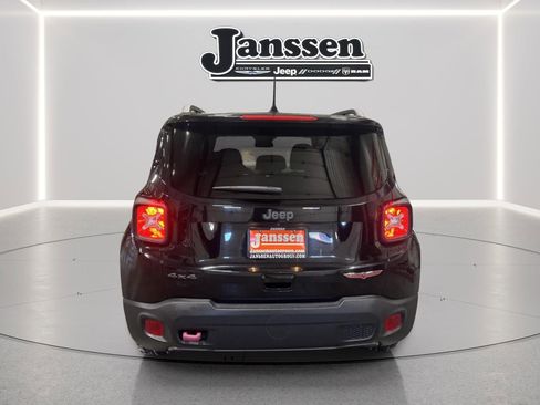 Used 2019 Jeep Renegade Trailhawk image 4