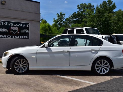 Used 2011 BMW 328i Sedan w/ Premium Pkg image 3