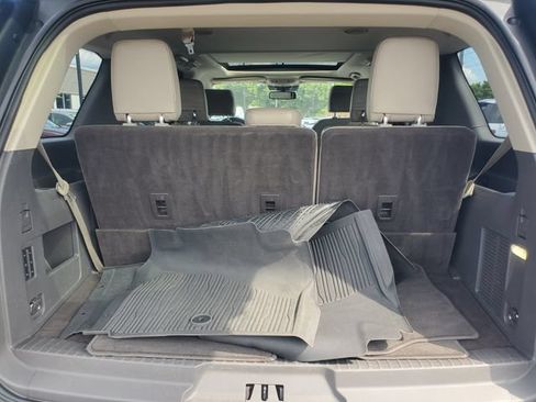 Used 2020 Ford Expedition Limited w/ Equipment Group 301A AWD/4WD image 33