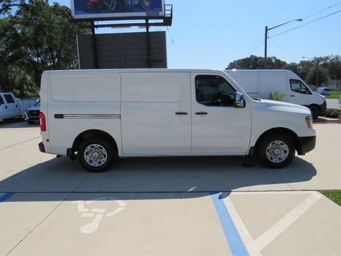 Used 2021 Nissan NV 2500 SV image 13