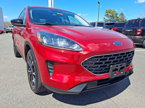 Certified 2022 Ford Escape SE w/ SE Sport Appearance Package image 2