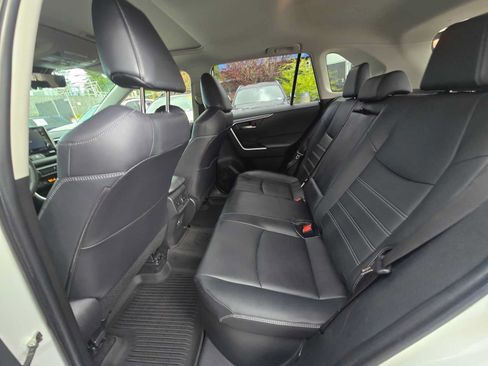 Used 2021 Toyota RAV4 XLE Premium AWD/4WD image 16