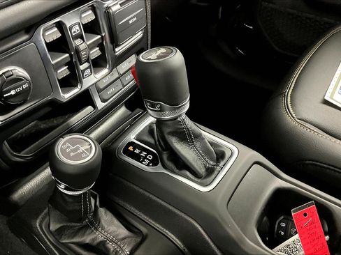 New 2026 Jeep Wrangler Unlimited Sahara AWD/4WD image 12