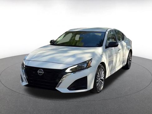 Used 2025 Nissan Altima 2.5 SV image 7