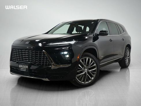 Used 2025 Buick Enclave Avenir image 1