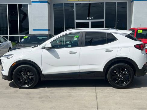 Used 2024 Buick Encore GX Sport Touring FWD image 8