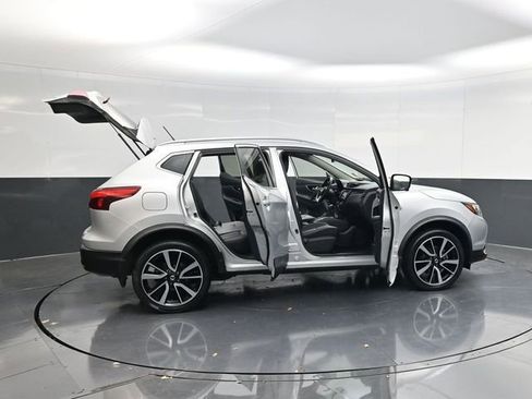 Used 2017 Nissan Rogue Sport SL FWD image 54