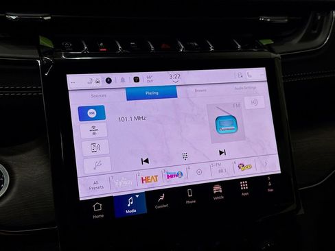 New 2025 Jeep Grand Cherokee L Overland w/ Luxury Tech Group IV image 35