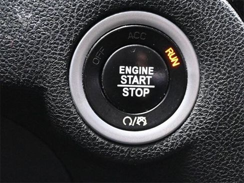 Used 2019 Chrysler 300 S image 29